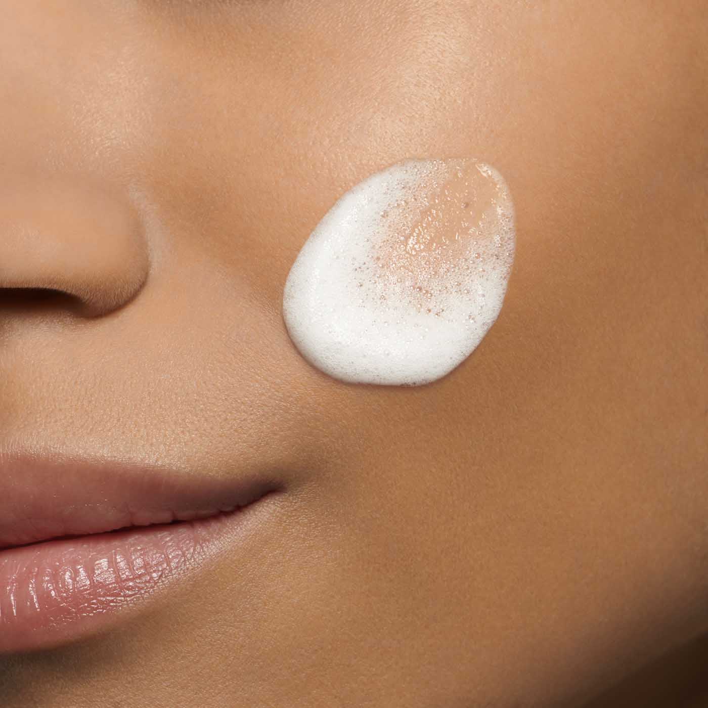 Clarins Cleansing Gentle Renewing Mousse 125ml - Medaid