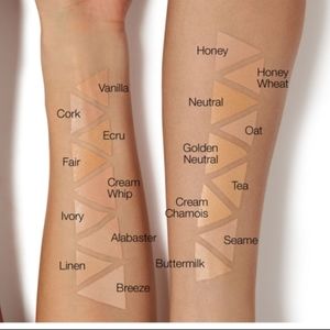 Clinique Beyond Perfecting Foundation + Concealer - Medaid