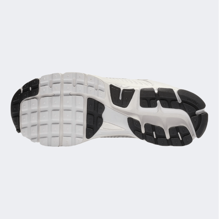 Nike Zoom Vomero 5 Men Lifestyle Shoes Vast Grey/Black/Sail - Medaid