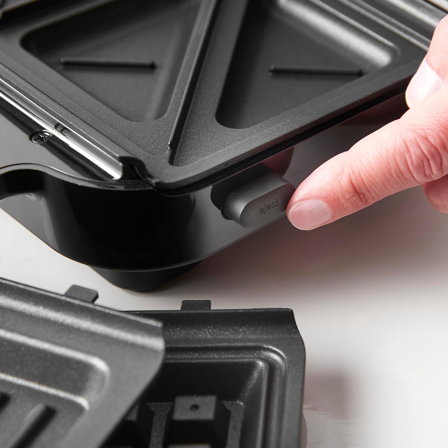 Russell Hobbs Multifunctional 3-in-1 Sandwich Maker, Waffle Iron, Contact Grill - Medaid