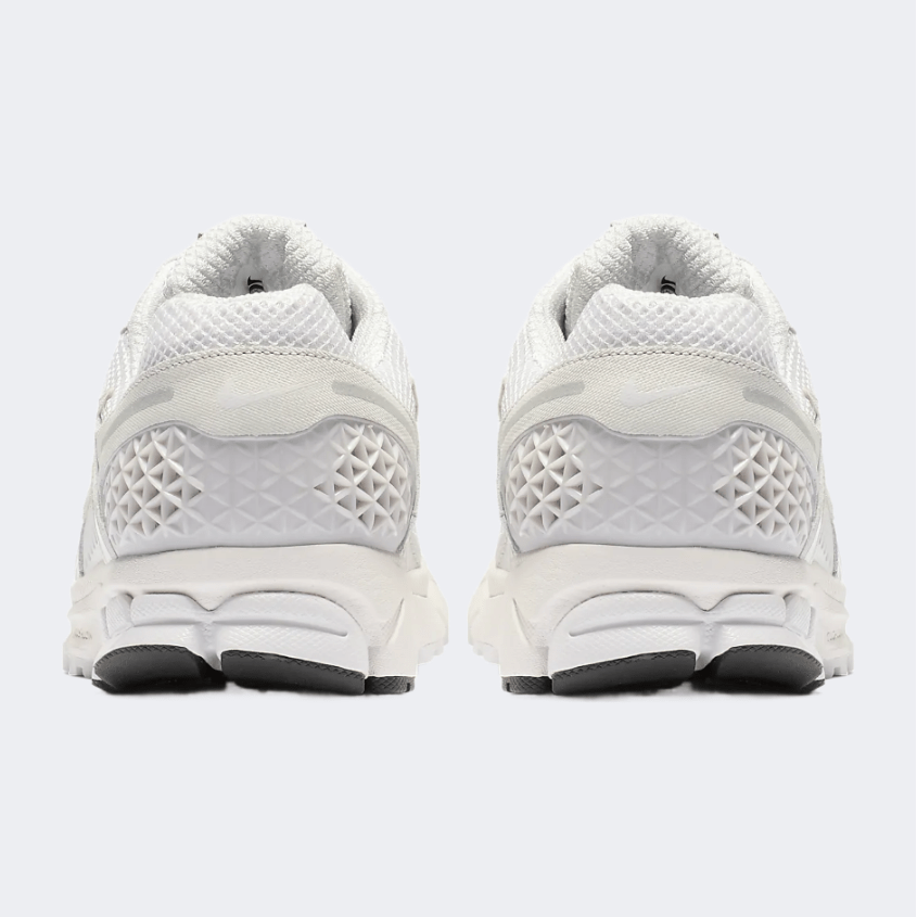 Nike Zoom Vomero 5 Men Lifestyle Shoes Vast Grey/Black/Sail - Medaid