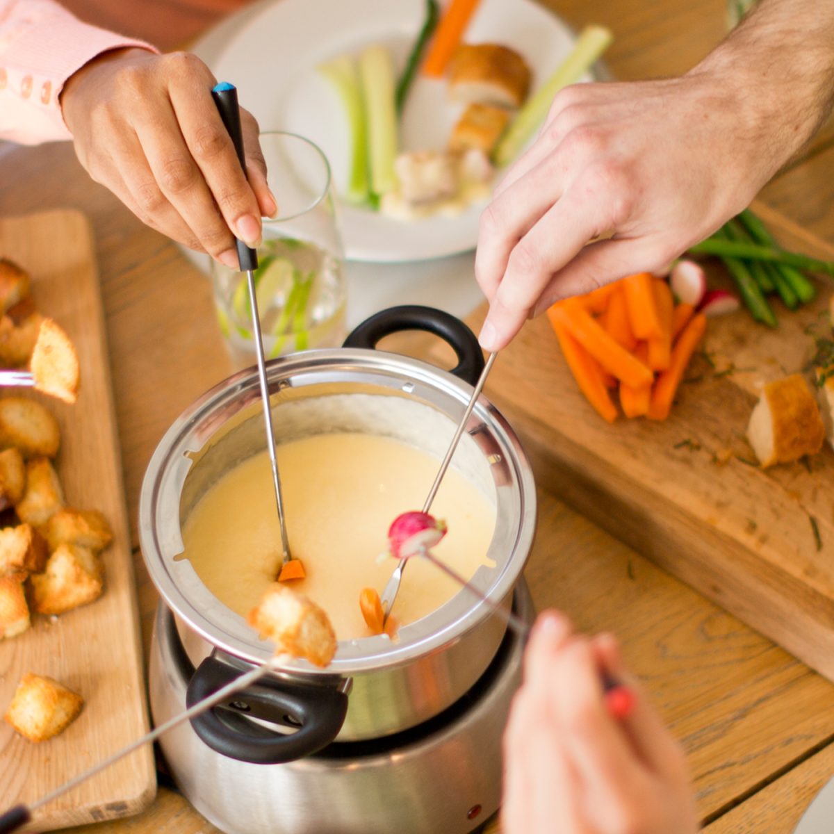 Russell Hobbs Fiesta Fondue Maker 🔜 in stock - Medaid